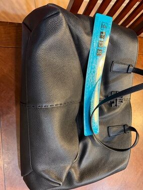 Authentic Ladies Tory Burch Black Pebbled Leather Tote Bag
